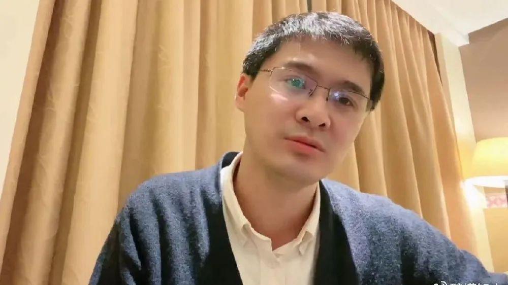 好博体育罗马诺：纽卡接近签下阿贾克斯18岁中场斯图尔，总价超2500万欧