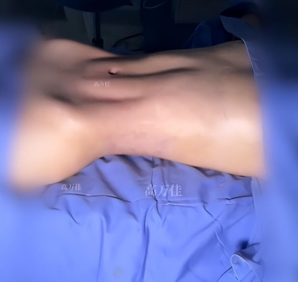 好博体育至于吗?马刺老板儿子社媒评论,提醒福克斯妻子即将卷铺盖走人