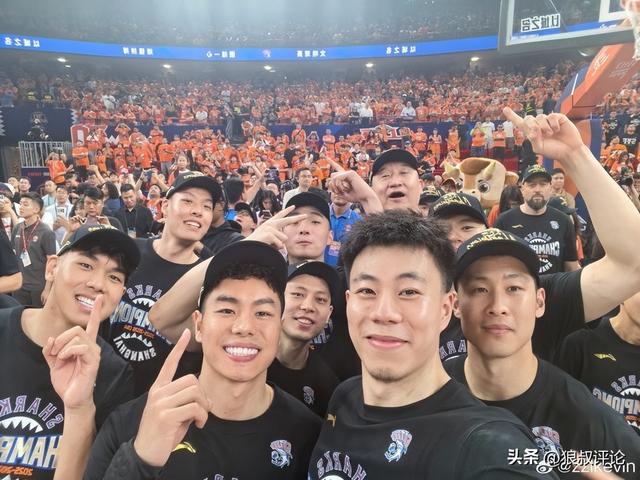 除了先发锋线大将，还有4名球员会是黄蜂今夏可能被送走的对象？