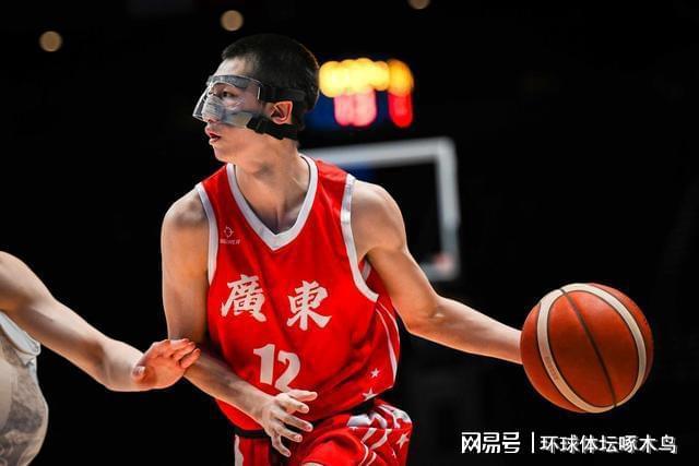 NBA创造历史!8年8个不同球队夺冠,别说马刺路还长