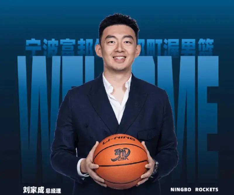 NBA球员齐聚青训营:朗多传授球商,欧文膝伤后首秀状态良好