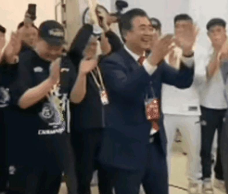 好博体育NBA首支单赛季双冠王,尼克斯两项决赛均成功战胜马刺