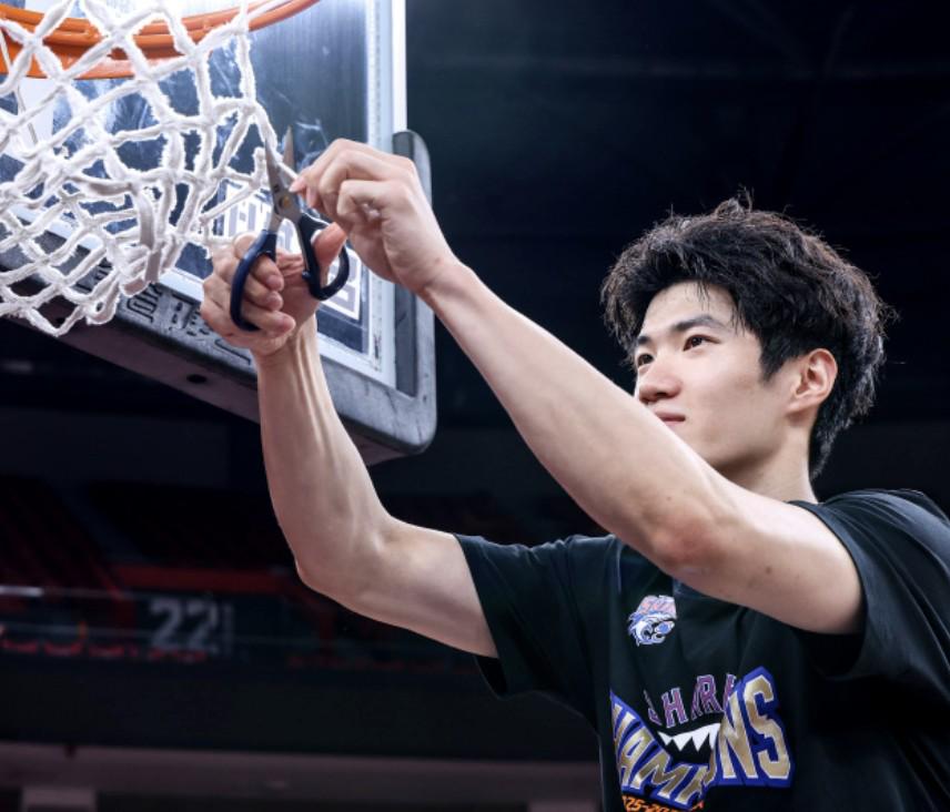 好博体育太痛了!ESPN这四个数字!马刺球迷永远的痛!