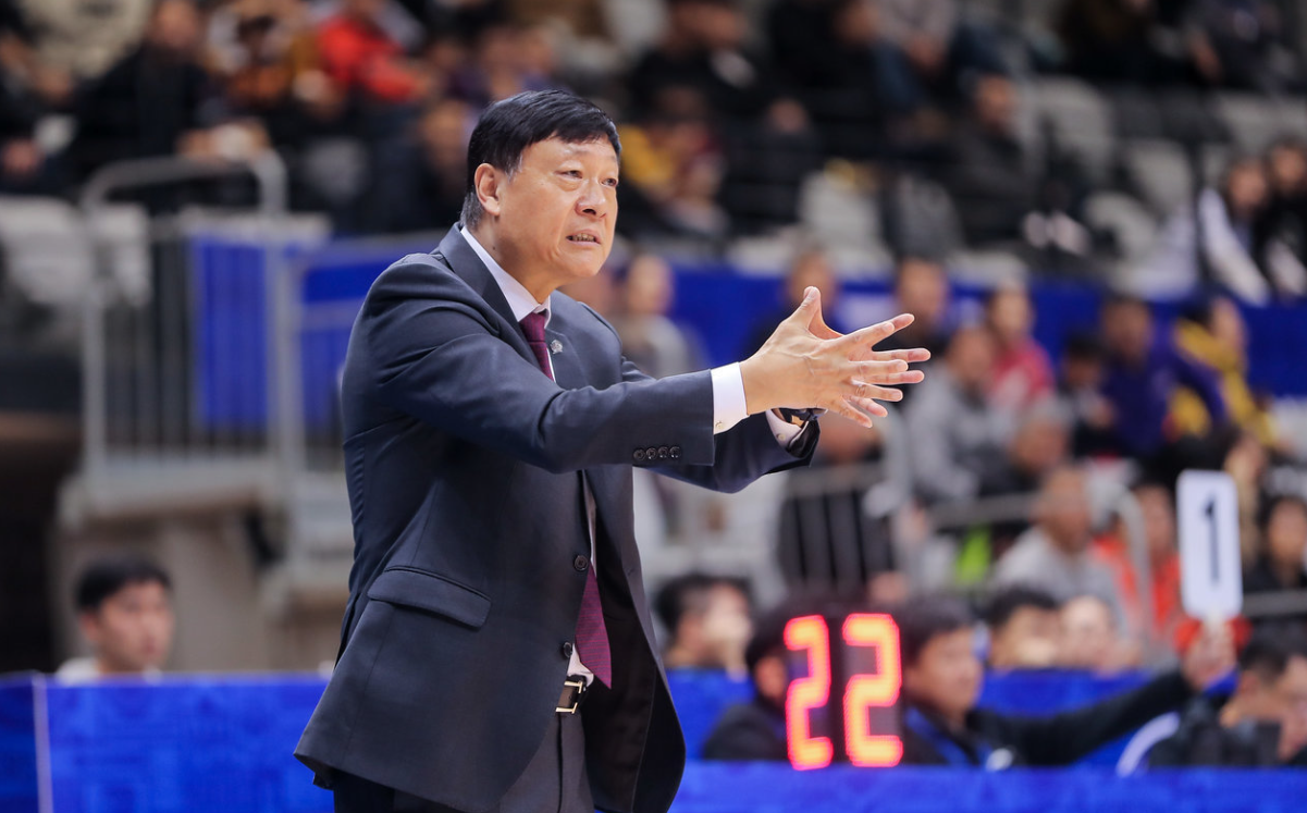纽约“大鲨鱼”?尼克斯&上海均五场夺冠+杯赛联赛双冠王