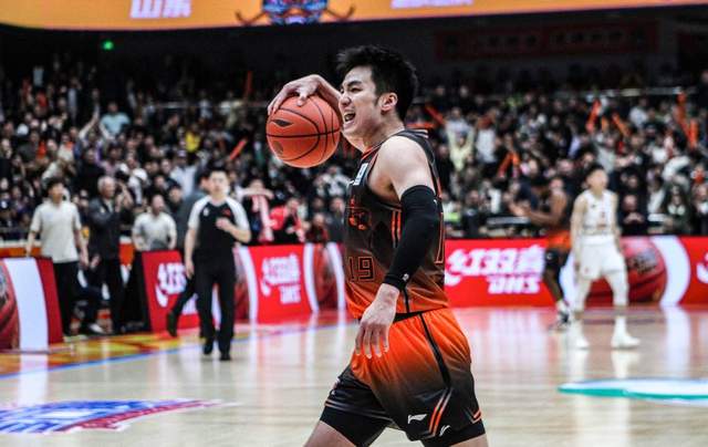 NBA创造历史！8年8个不同球队夺冠，别说马刺路还长