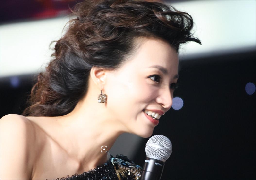 詹姆斯历史地位被喷上热搜,一个帖子炸出50条回怼