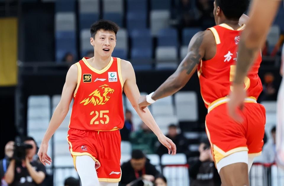 好博体育雄鹿教练组再添两员大将