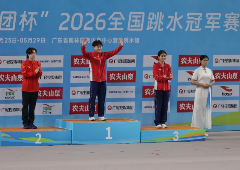 好博体育老鹰1年1400万美元留住澳洲中锋,他们也是付出了不小的代价?