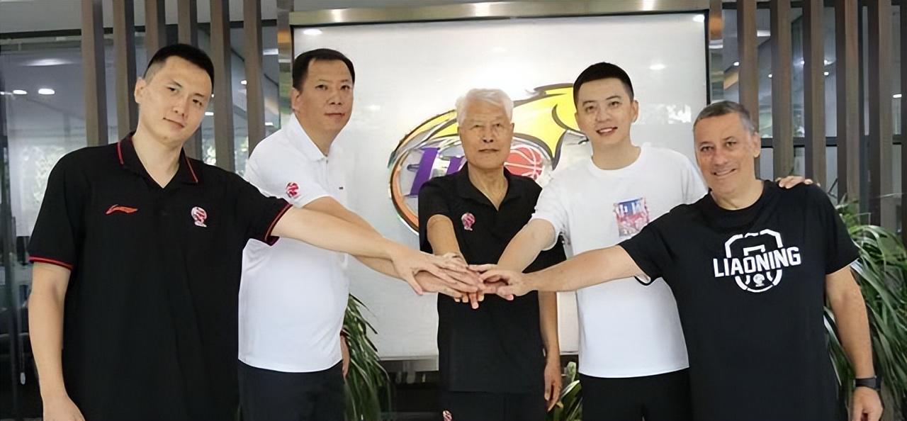 多兰要求球员季后赛禁欲10周?尼克斯53年首冠幕后故事曝光