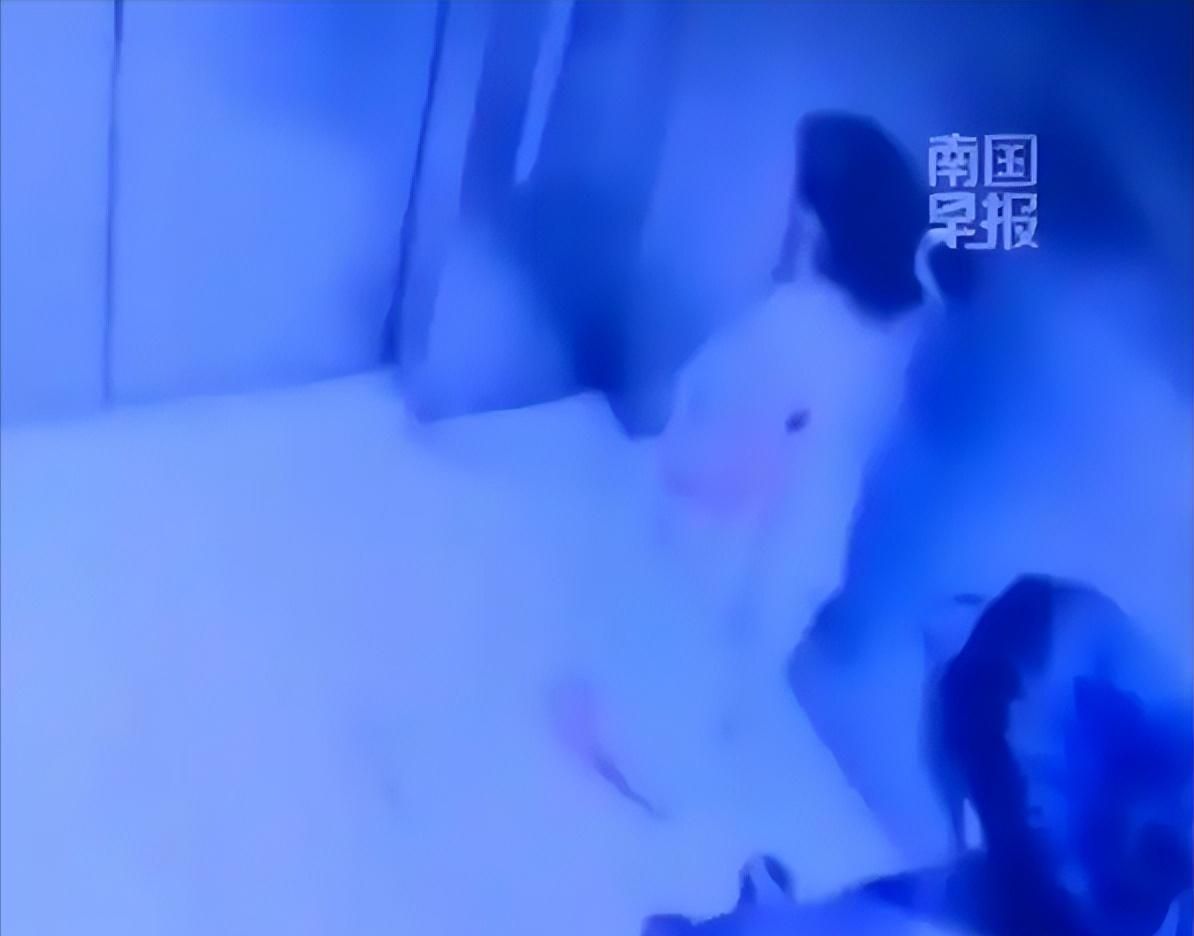 郑钦文三盘逆转萨卡里 终结连败斩获草地赛季首胜